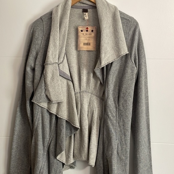 Free people sweatshirt jacket Ruffle Boho Casual Layering Piece Closet Staple - Picture 5 of 9